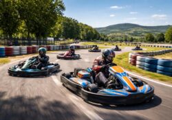 plongez dans l'univers du karting à mâcon, une activité incontournable pour tous les passionnés de vitesse et de sensations fortes. amusez-vous en toute sécurité sur nos circuits adaptés à tous les niveaux.